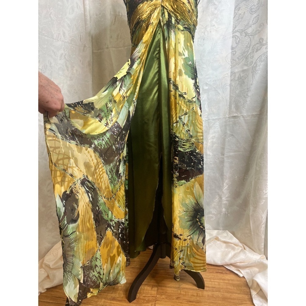 Cachet Silk and Rayon Size 10, gold/green, beaded and jeweled collar gown. - Picture 2 of 10